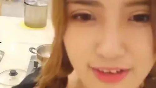 十八线吃瓜少女,笑料百出，趣味横生  第1张