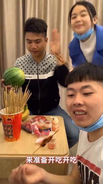 吃串瓜的网友,口感与回忆交织的味蕾之旅  第1张