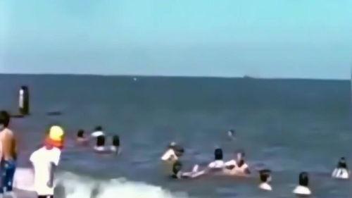 在大海中吃瓜,瓜果飘香的海上美食之旅 第1张 在大海中吃瓜,瓜果飘香的海上美食之旅 第1张